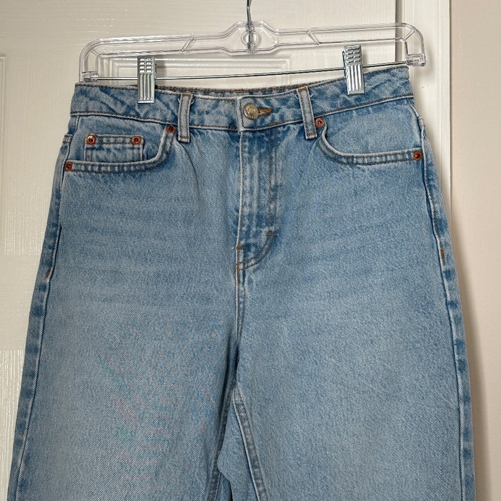 TOPSHOP Women's Light Mom Jeans Ripped jeans Size 26 Length 30 - Picture 7 of 8
